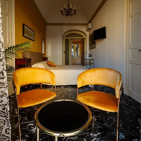 Baroque Oda ve Kahvaltı 3*