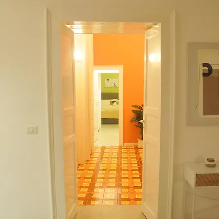 Baroque Oda ve Kahvaltı 3*