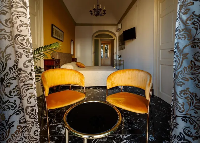 Baroque Frühstückspension 3*