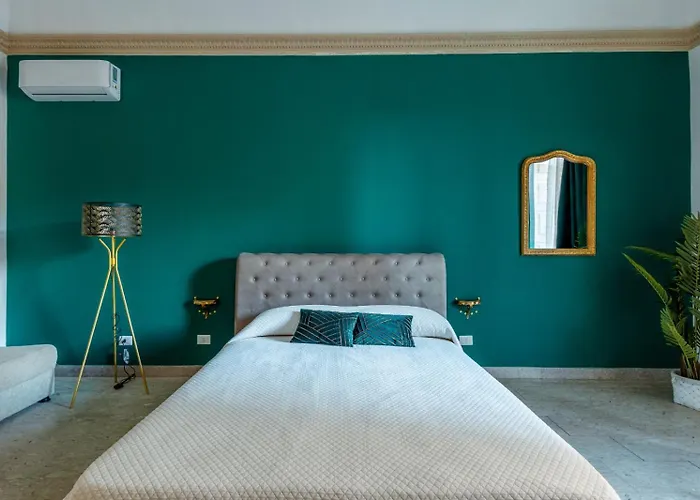 לינה וארוחת בוקר Baroque אסראלה